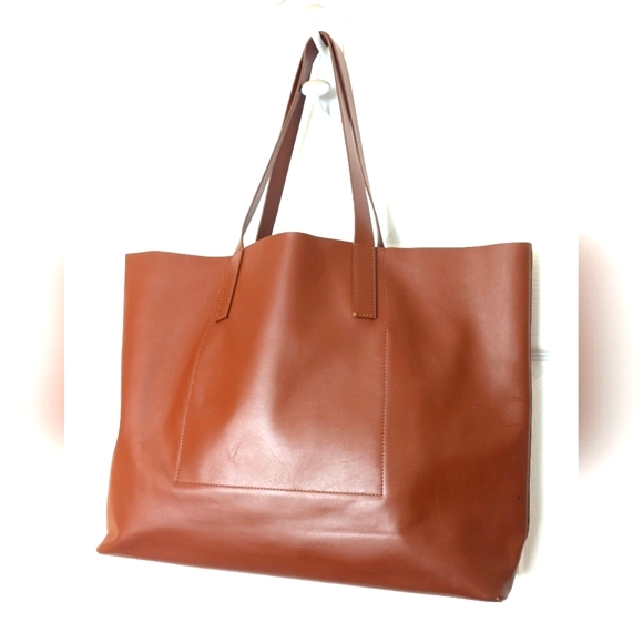 Everlane Handbags - ❤️Everlane Large Leather Brown Tote bag